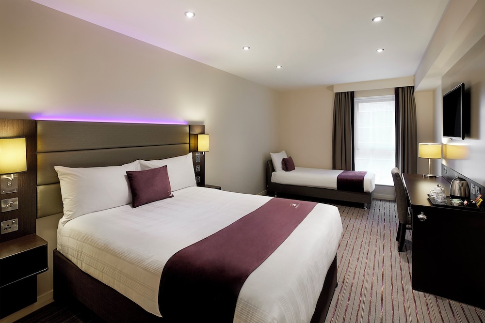 Premier Inn Gatwick Airport South London Road 3