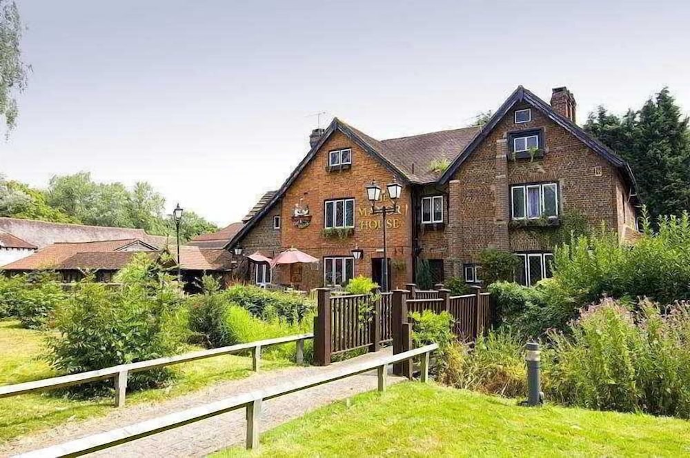 Premier Inn Gatwick Airport South London Road 8