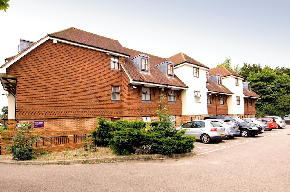 Premier Inn Gatwick Airport South London Road 9