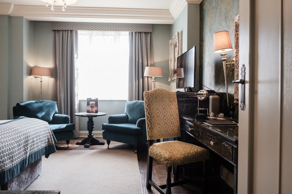The White Hart Hotel 18