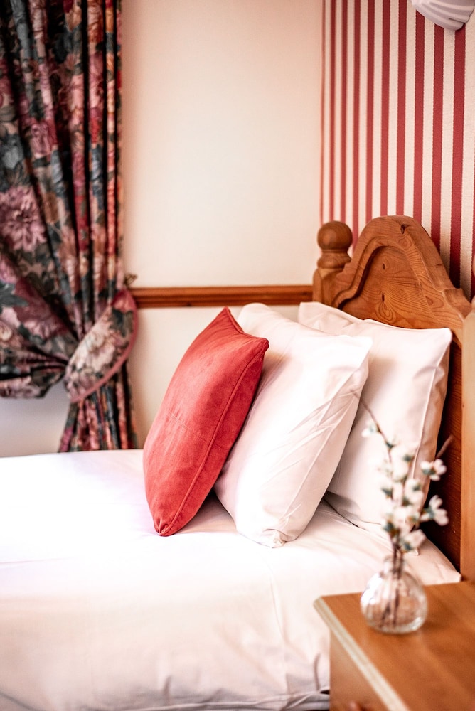 Trivelles Waterhall Country House 6