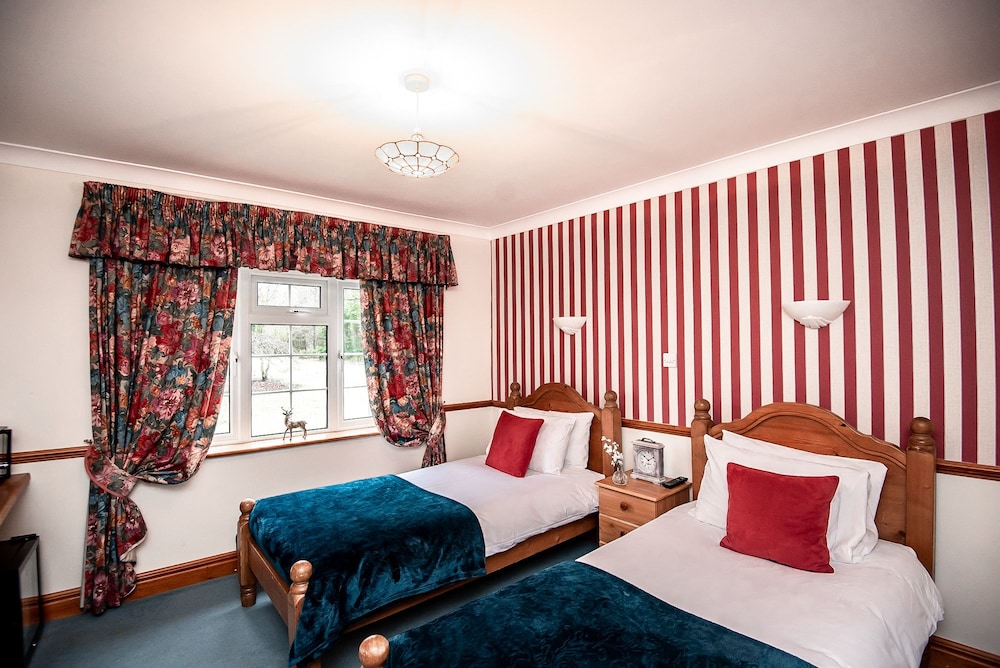Trivelles Waterhall Country House 9