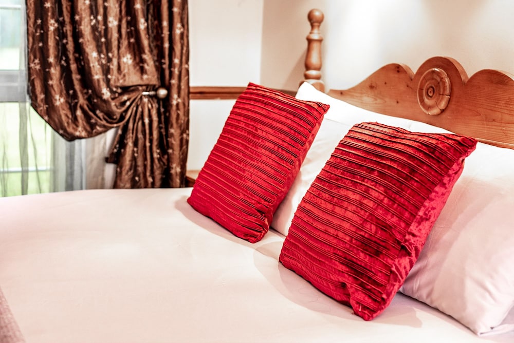 Trivelles Waterhall Country House 22