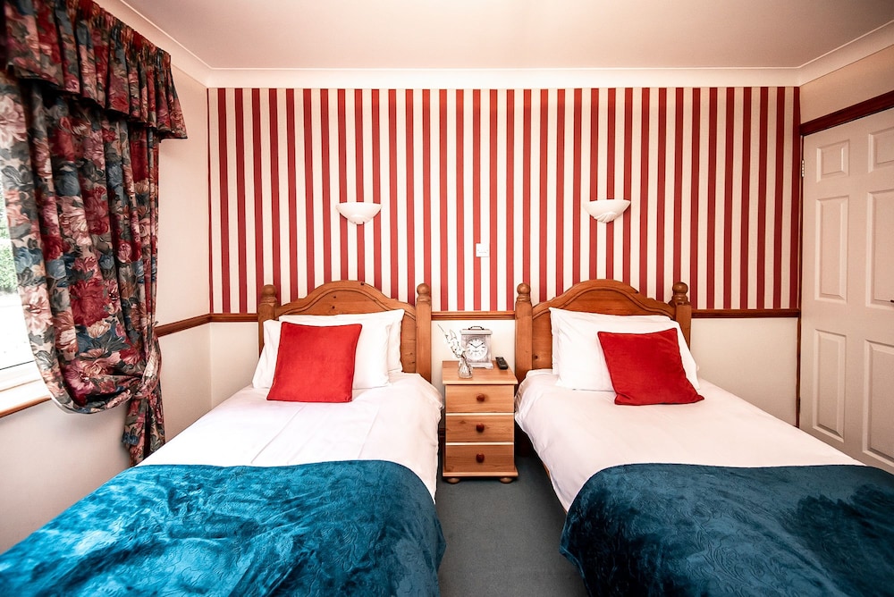 Trivelles Waterhall Country House 13