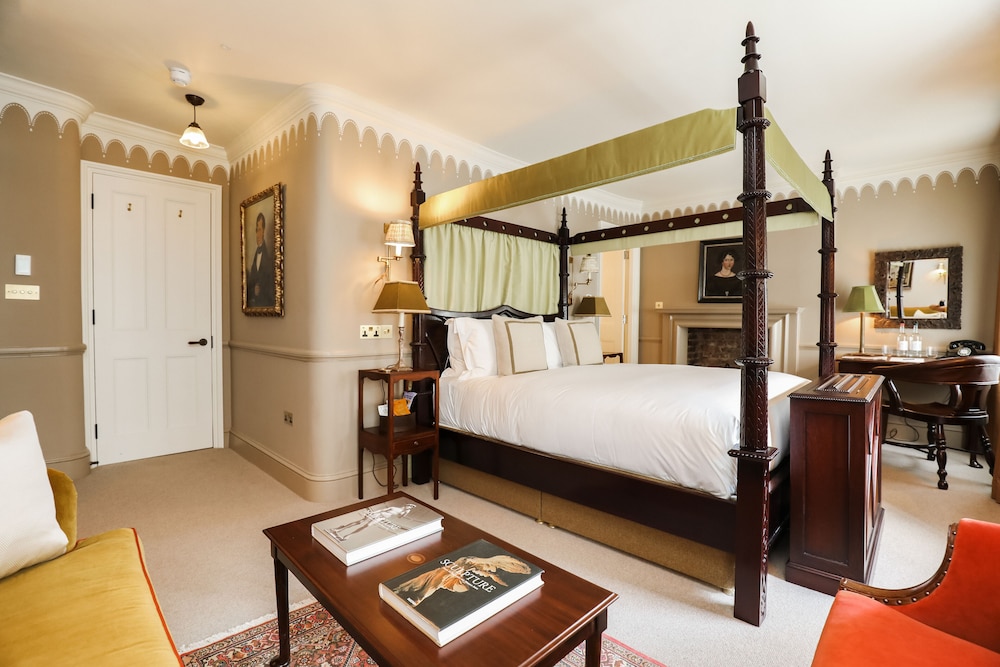 Henry’s Townhouse 5