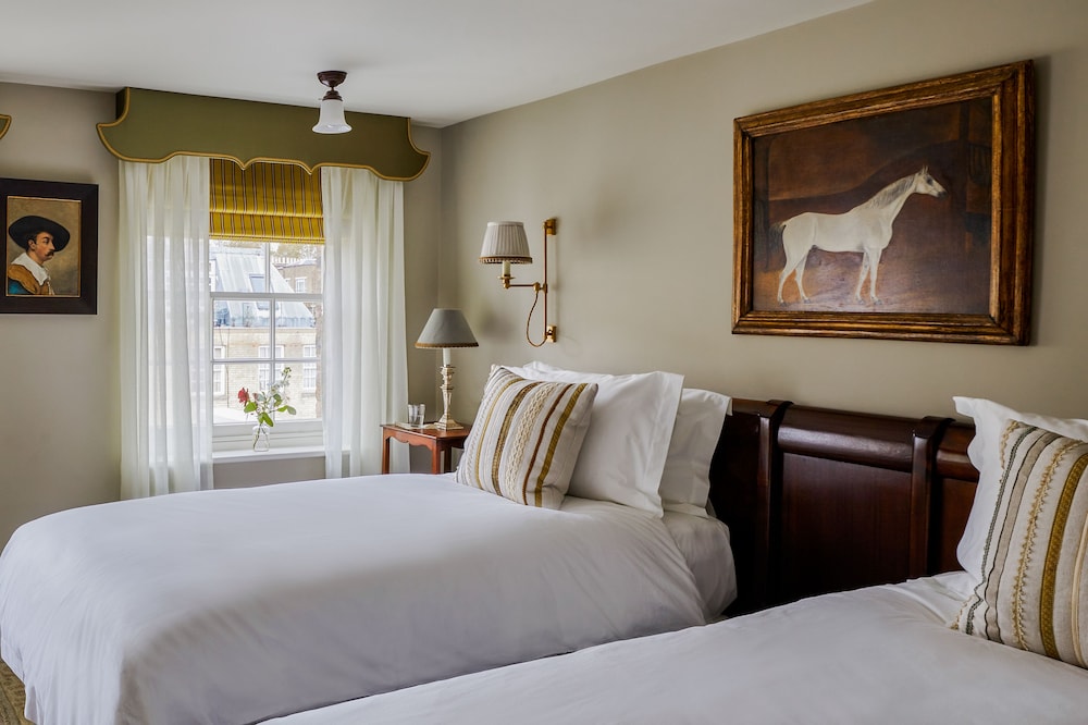 Henry’s Townhouse 4