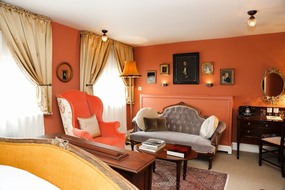 Henry’s Townhouse 24