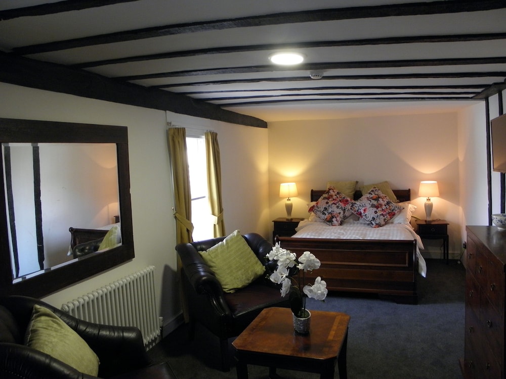 Stone Court 19