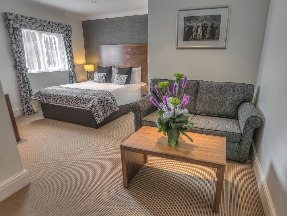 The Boleyn Hotel 4