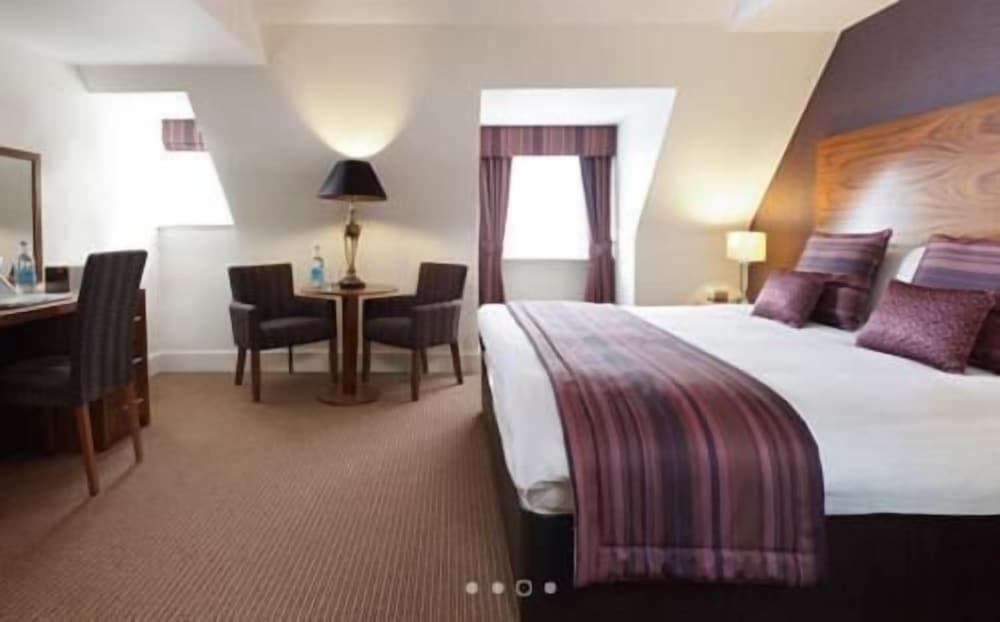 The Boleyn Hotel 13
