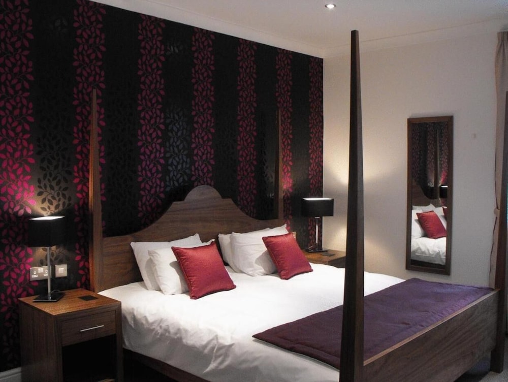 The Boleyn Hotel 18