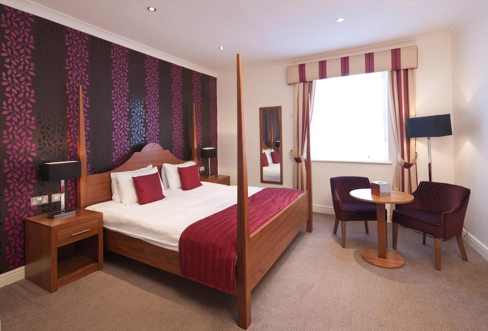 The Boleyn Hotel 19