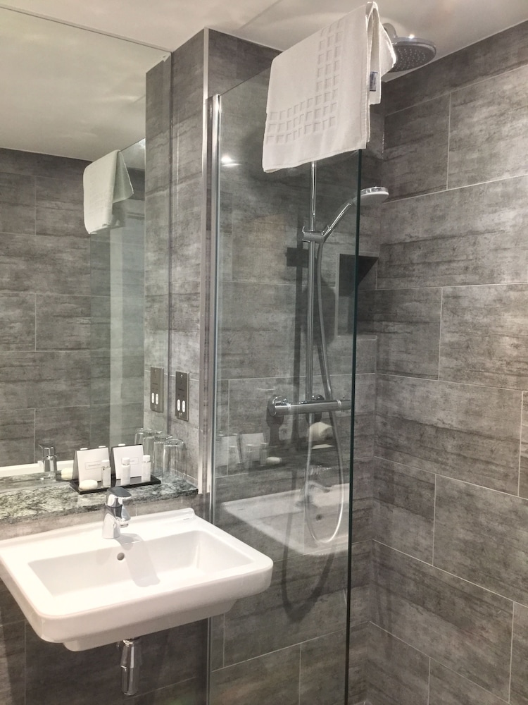 The Boleyn Hotel 24