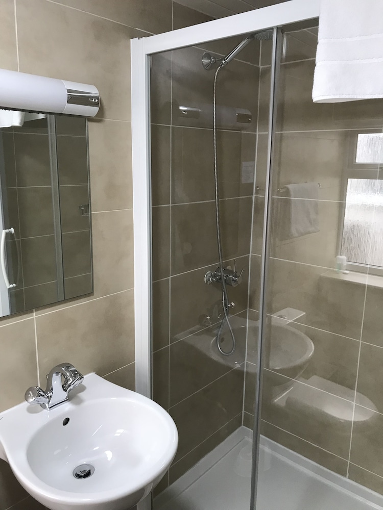 Warwick Lodge 20