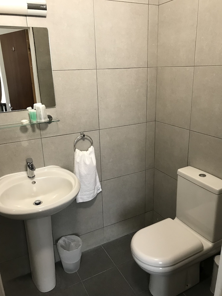 Warwick Lodge 24