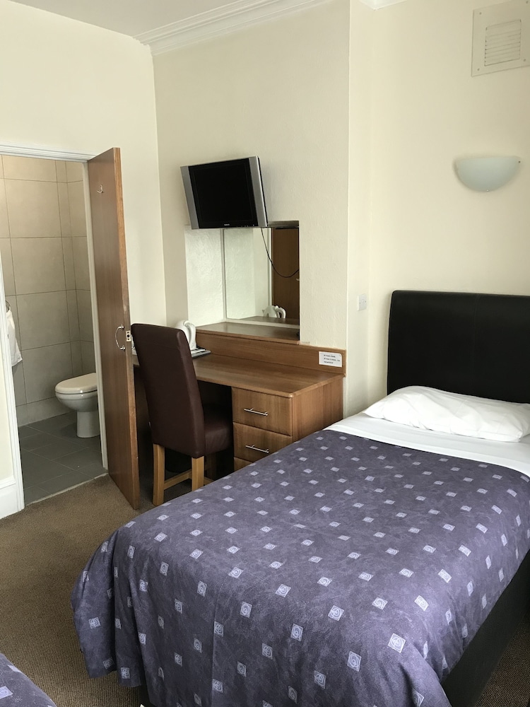 Warwick Lodge 10
