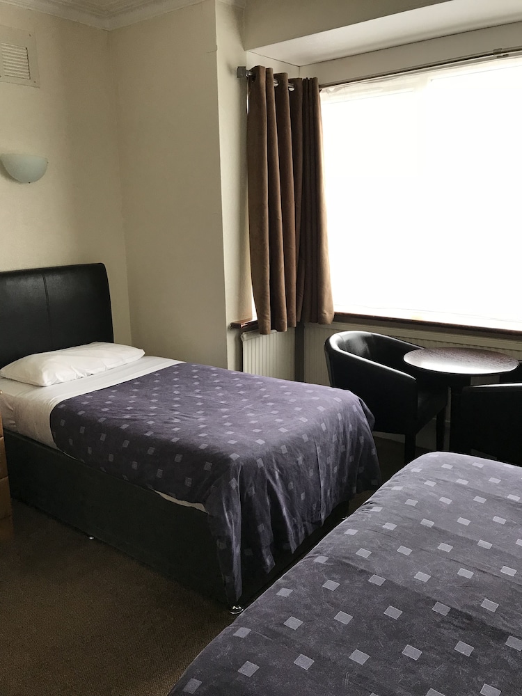 Warwick Lodge 17