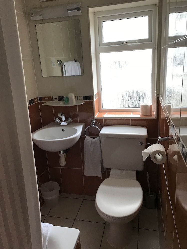 Warwick Lodge 21