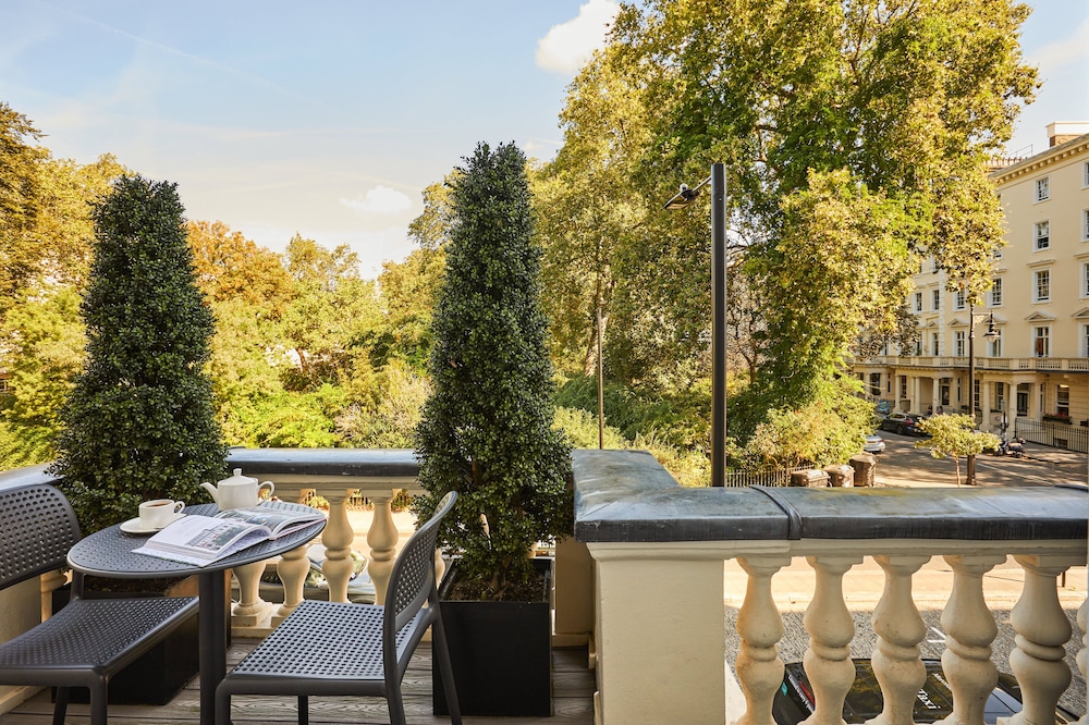 Eccleston Square London 18