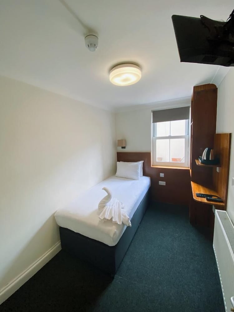 Chelsea Guest House 10