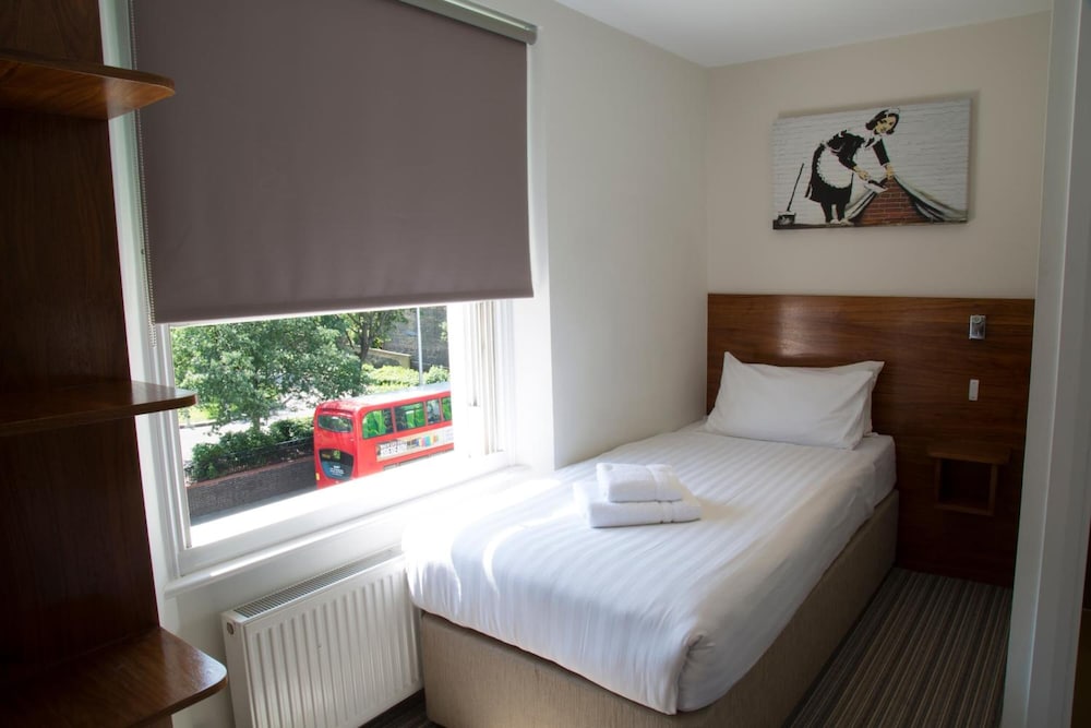 Chelsea Guest House 18