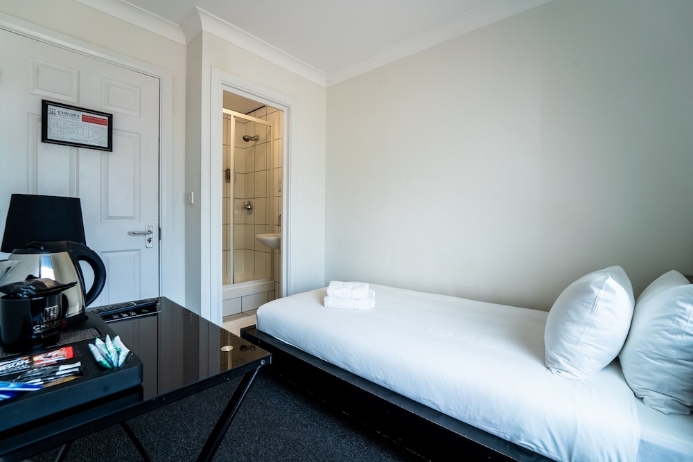 Chelsea Guest House 21