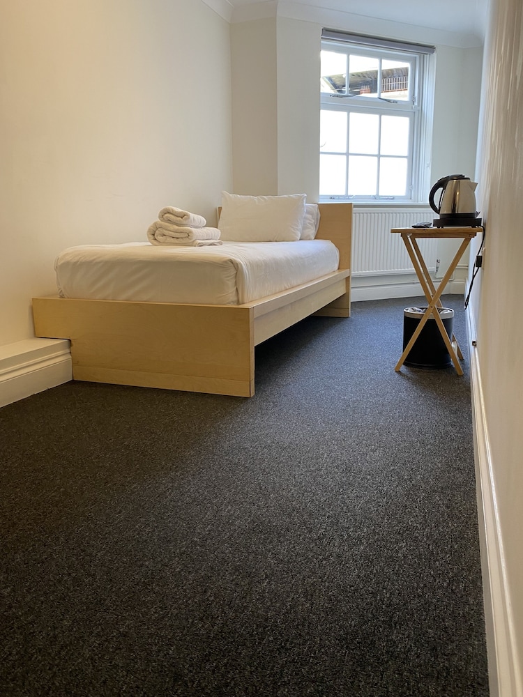 Chelsea Guest House 11