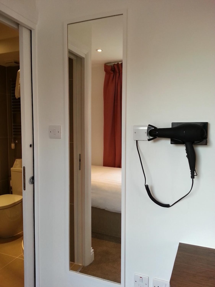 Chelsea Guest House 17