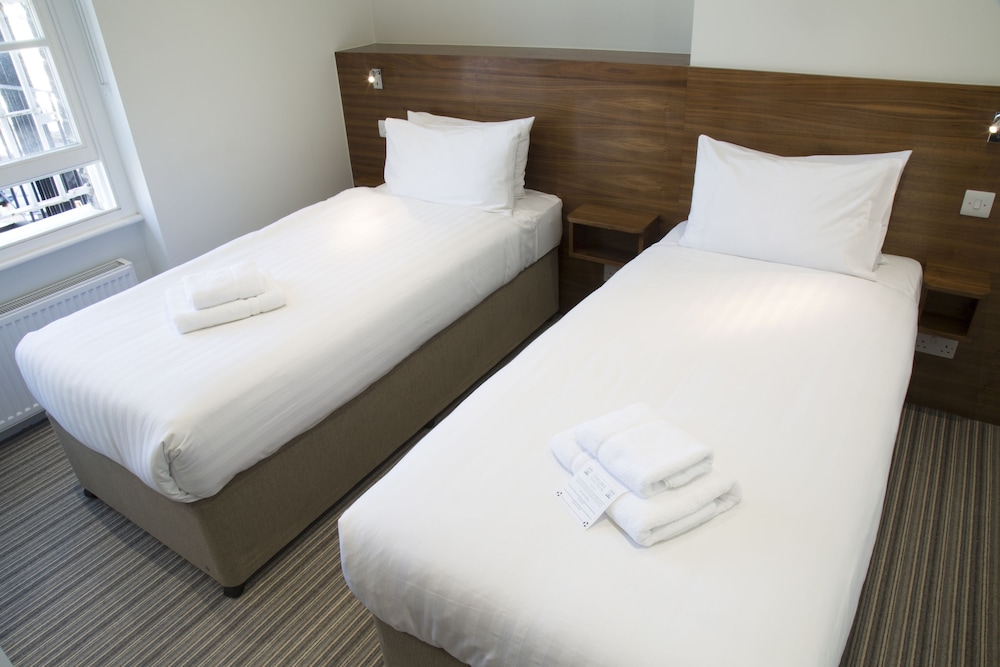 Chelsea Guest House 9