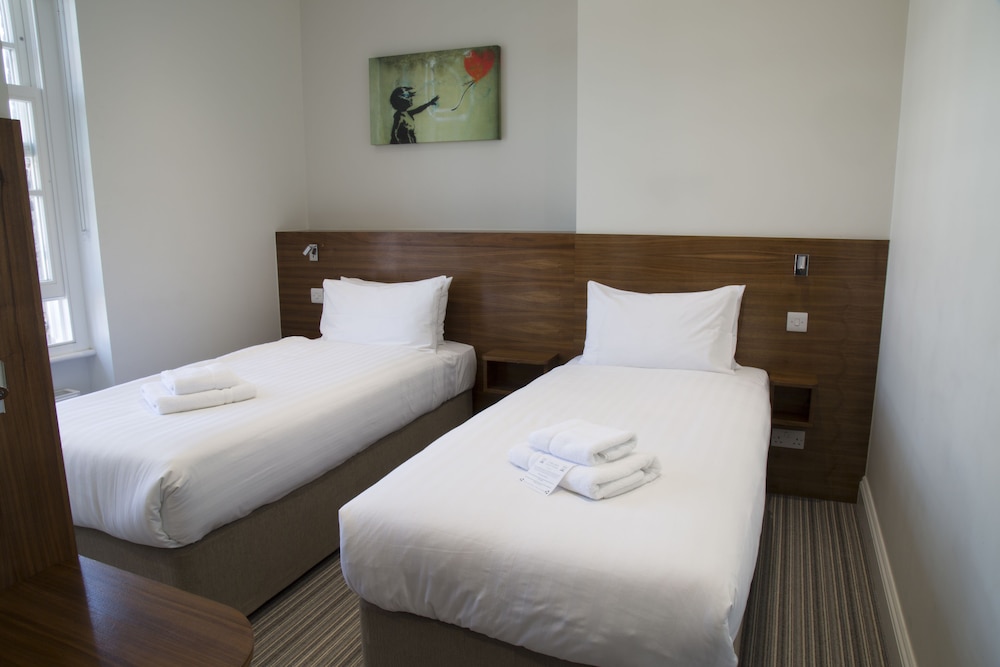 Chelsea Guest House 8