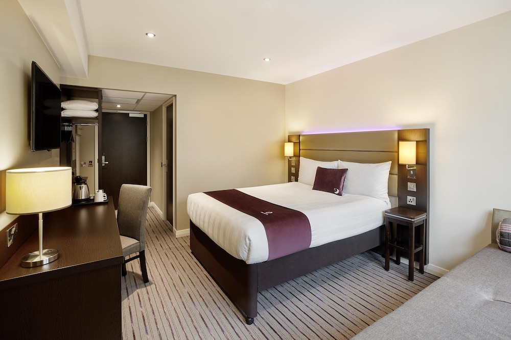Premier Inn London Uxbridge Town Centre 6