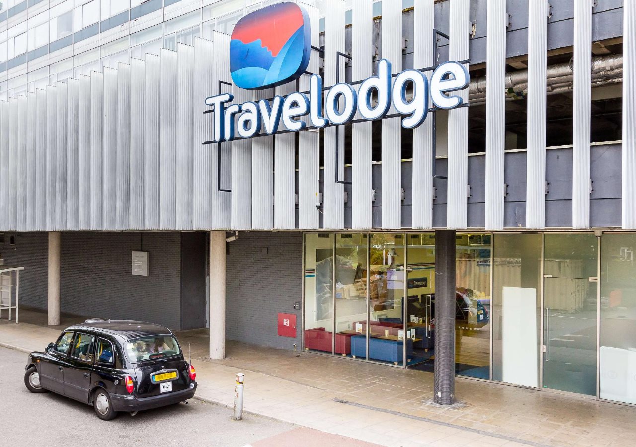 Travelodge Chessington Tolworth 10
