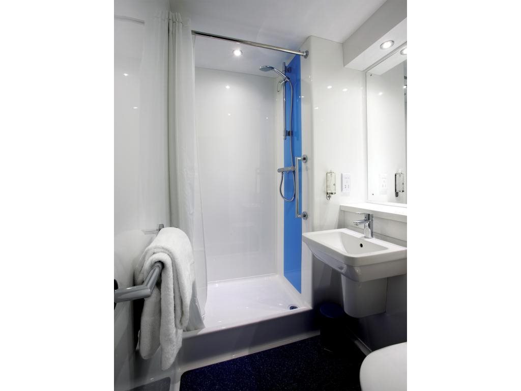 Travelodge Chessington Tolworth 14