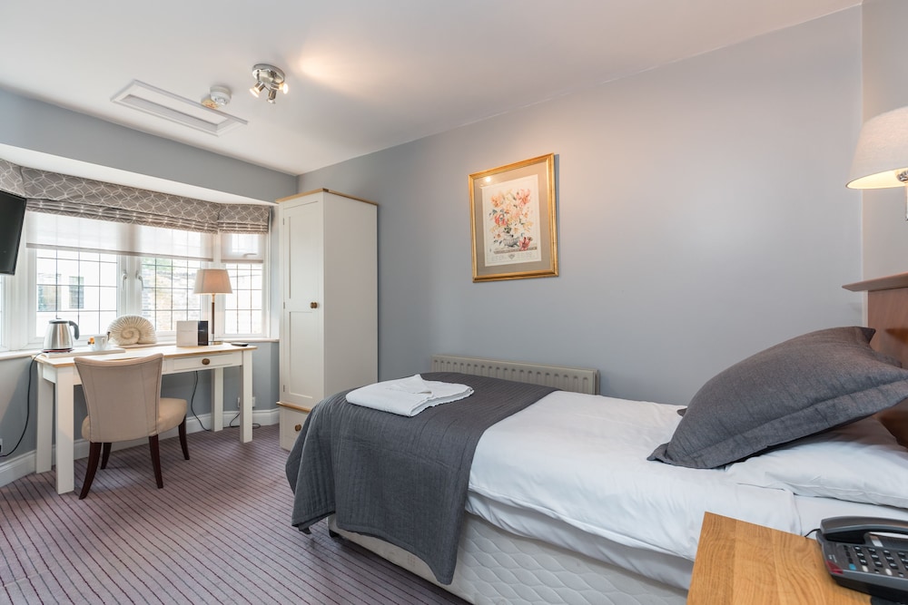 Gorse Hill Hotel 8