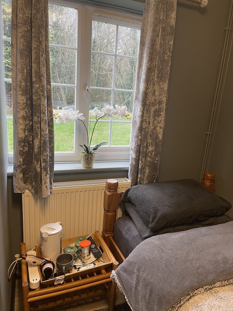 Da Vinci Guest House Gatwick 5