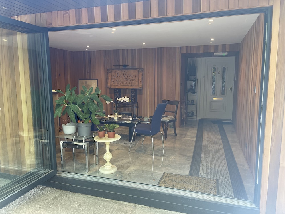 Da Vinci Guest House Gatwick 4