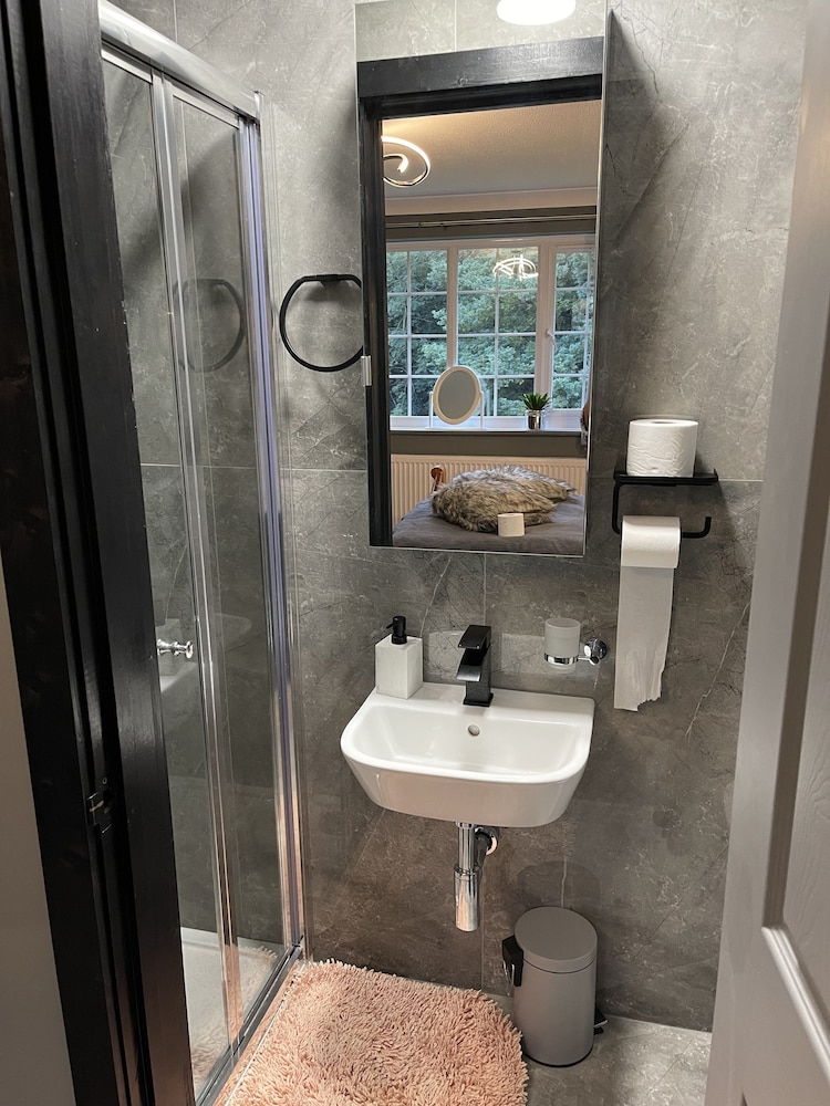 Da Vinci Guest House Gatwick 23