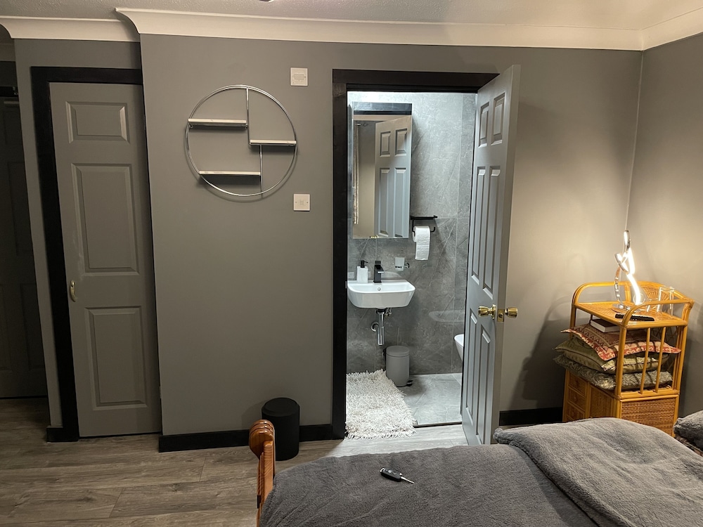 Da Vinci Guest House Gatwick 24