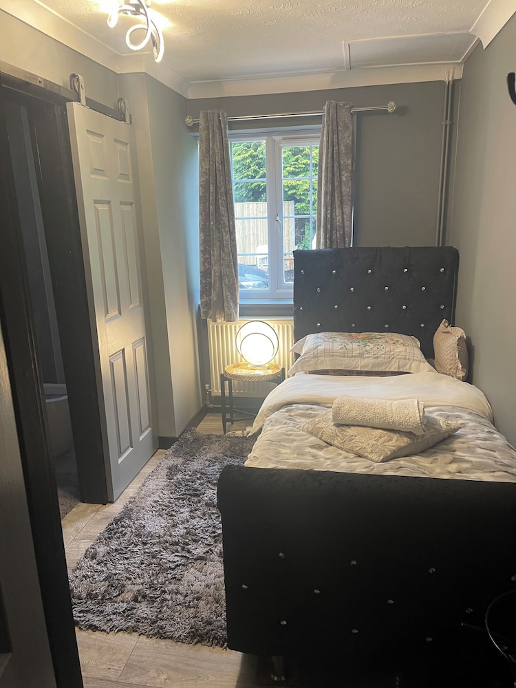 Da Vinci Guest House Gatwick 14