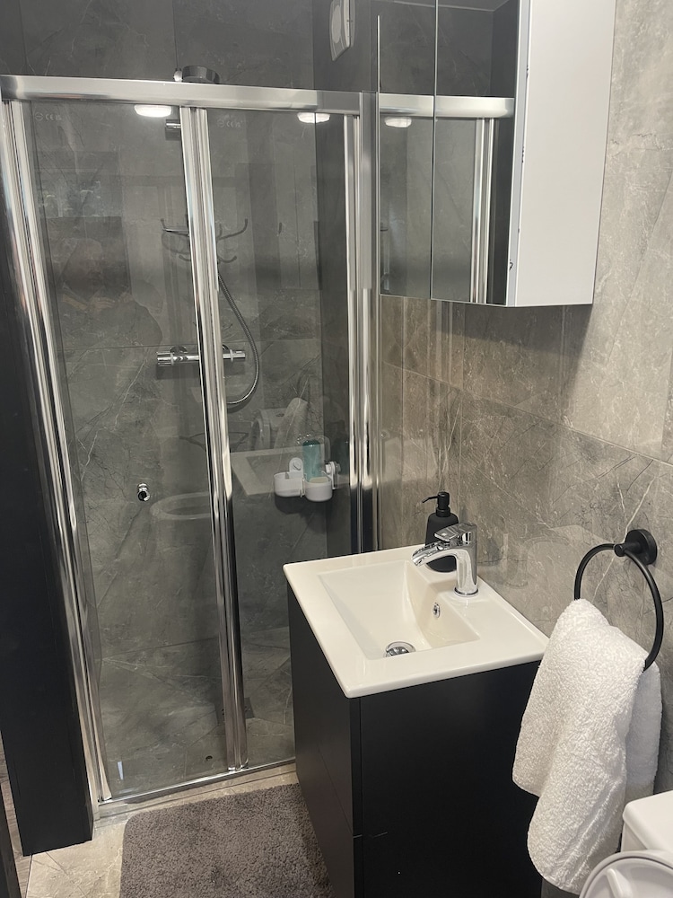 Da Vinci Guest House Gatwick 22