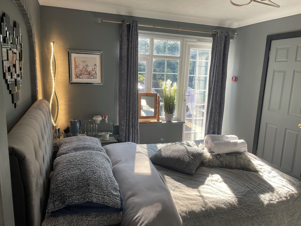 Da Vinci Guest House Gatwick 21