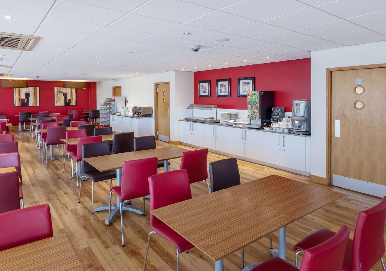 Travelodge Slough 9