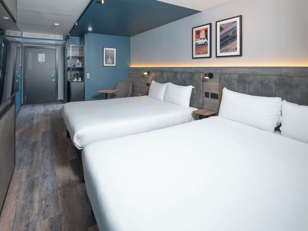 ibis Styles London Gatwick Airport 10