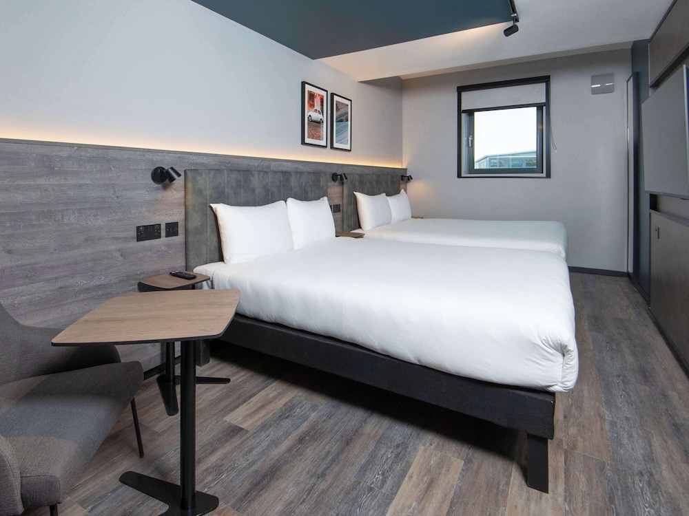 ibis Styles London Gatwick Airport 21
