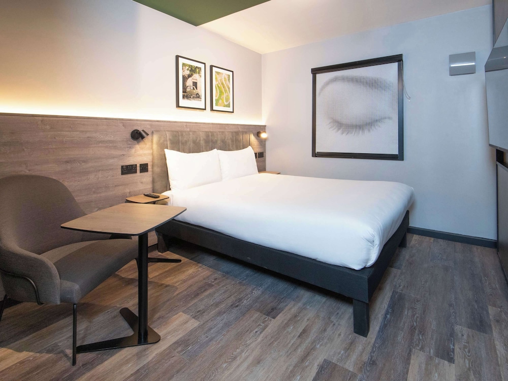 ibis Styles London Gatwick Airport 22