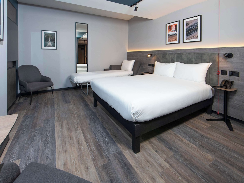ibis Styles London Gatwick Airport 17