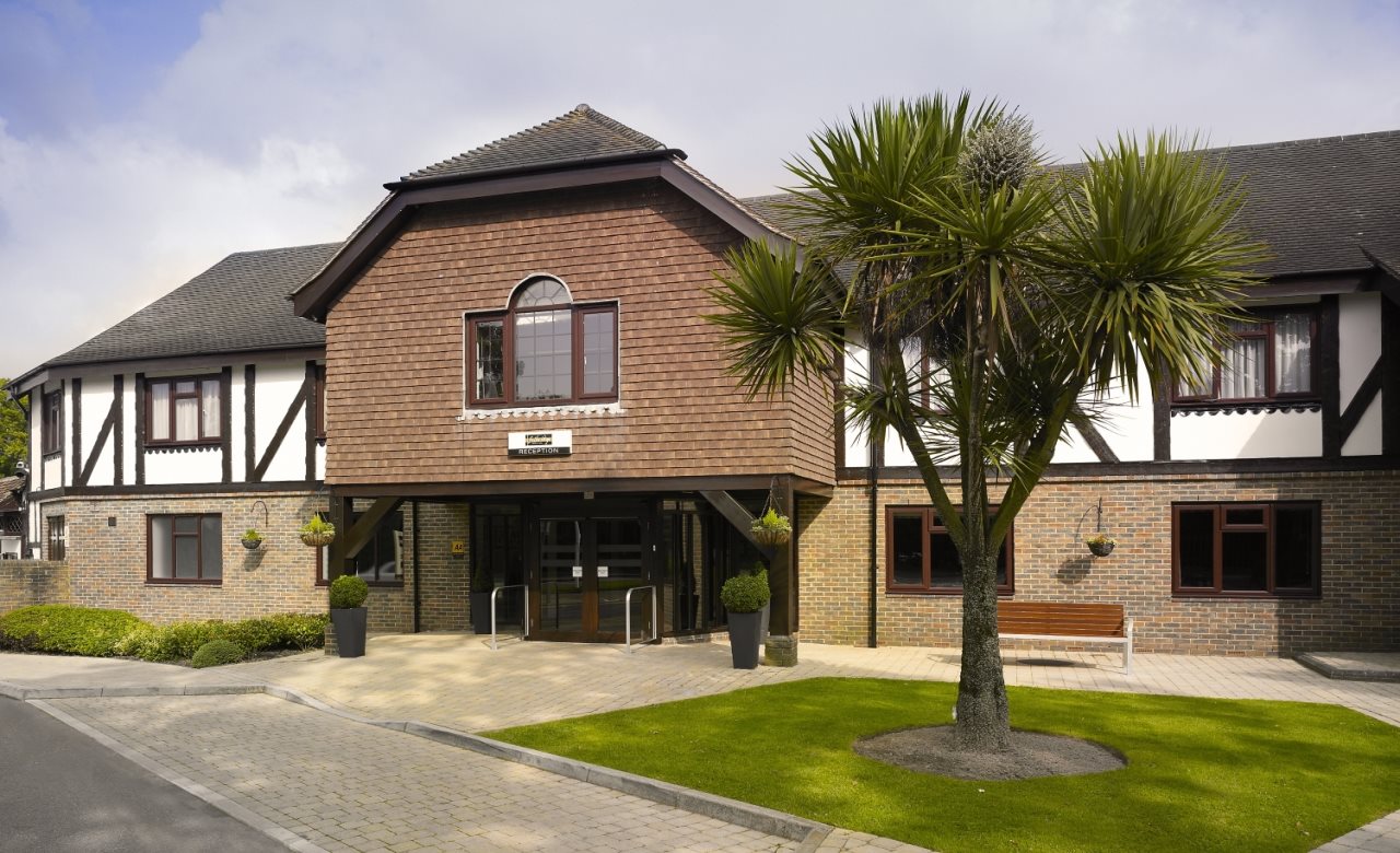 Elite Venue Selection Felbridge - Gatwick 1