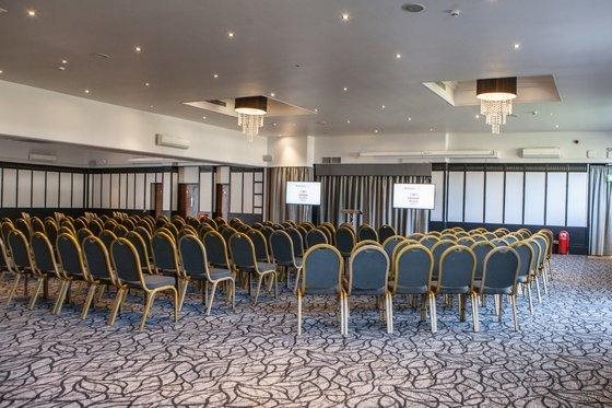 Elite Venue Selection Felbridge - Gatwick 23