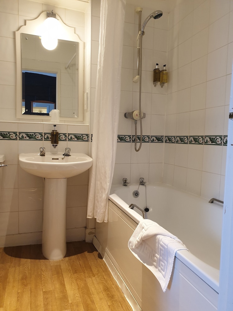 Red Lion Hotel 23