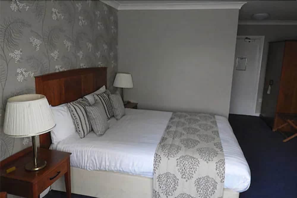 Red Lion Hotel 18